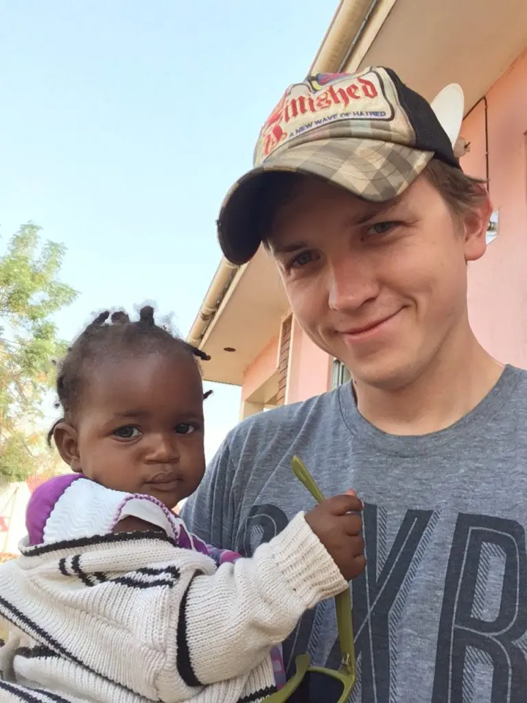  Franklin Koch and Tina, the child of a cook working with the team 