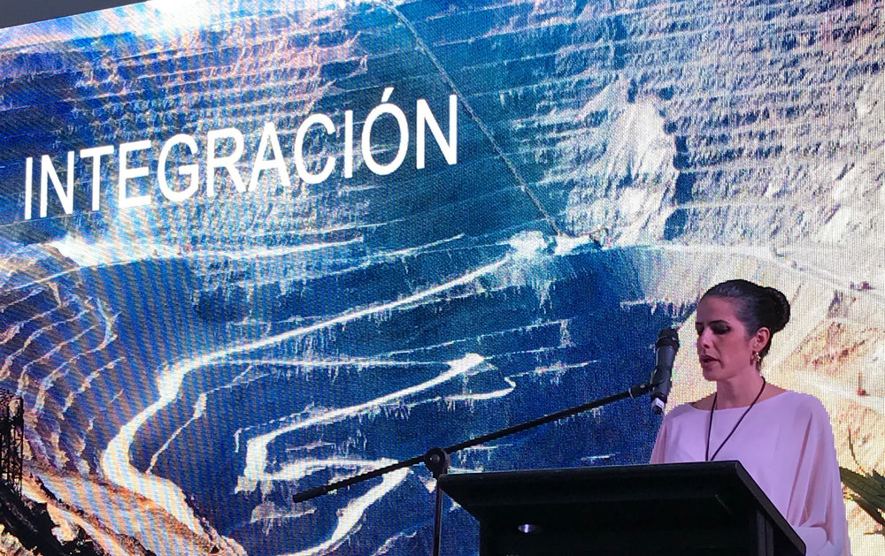  Daniela Ximenes presenting in Santiago 