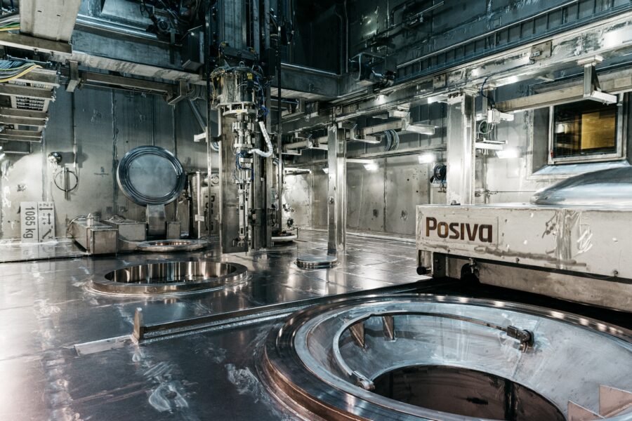 This is what it looks like inside the fuel handling cell at Posiva’s encapsulation plant. This is where the spent fuel assemblies are lifted from the transfer cask, dried and transferred into the disposal canister. The entire process is carried out remotely in radiation-shielded facilities, and the concrete walls of the handling cell are approximately 1.3 metres thick.