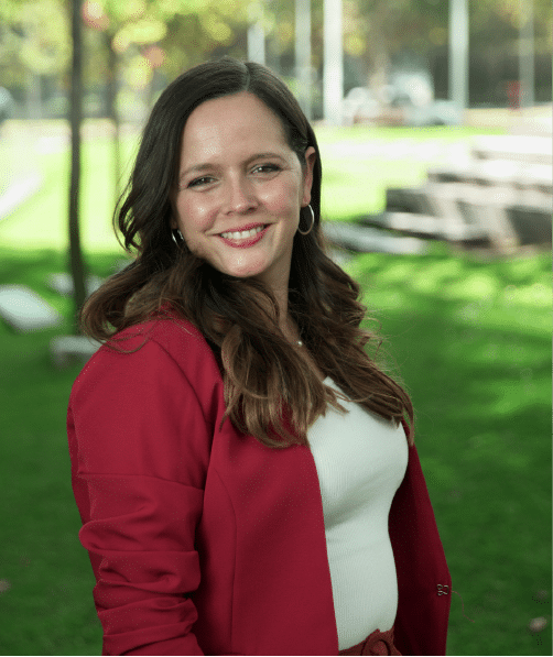 A headshot of Seequent employee, Julia Oliveira, who works as Senior Technical Leader of Latin America