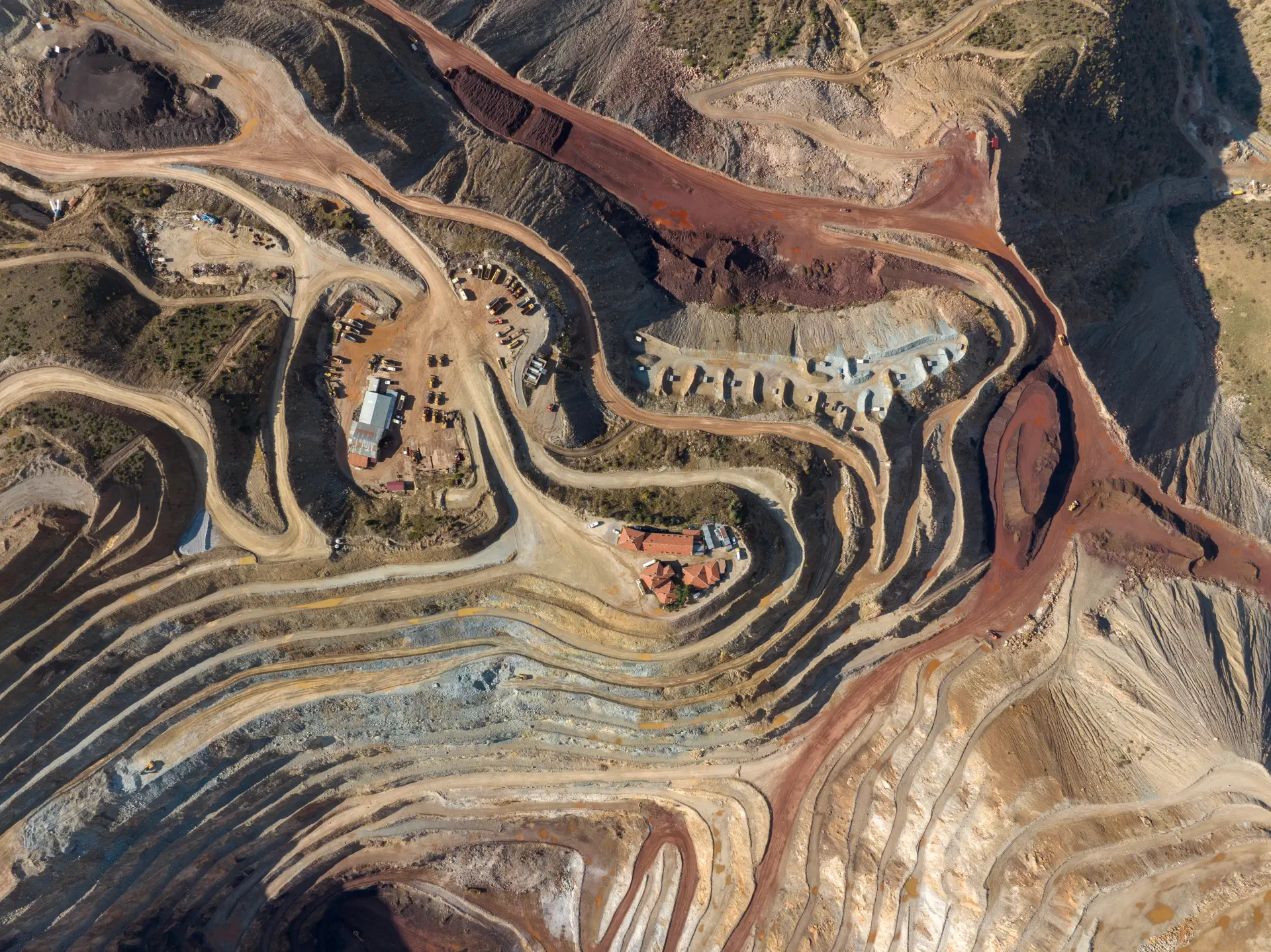 Data-driven geoscience: Connect, visualise, interpret, and model the subsurface