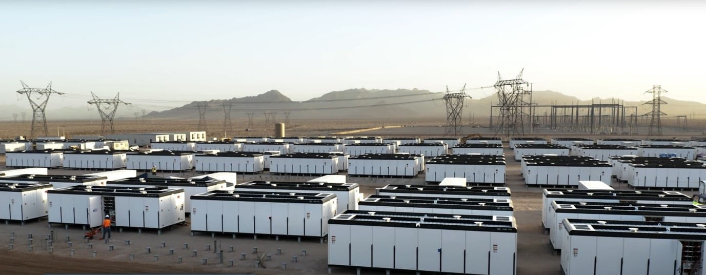 A picture of Crimson Storage, largest single-phase battery, in the California desert.