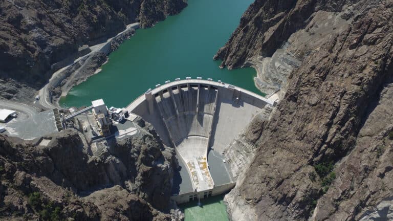 an arial photo of the Yusufeli dam built on the Çoruh River in Artvin